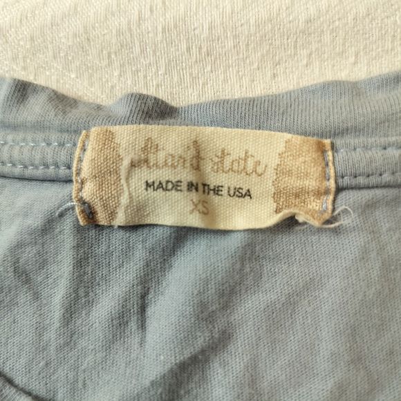 Women's Altar'd State San Antonio Wildcats T-shirt. Size XS - Picture 4 of 4